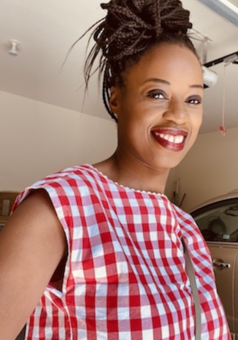 Secretary : Mrs. Wendy Lischer